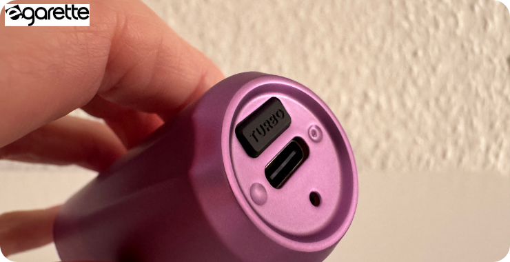 Turbo-Modus-Knopf der puff CLIQ an der Unterseite